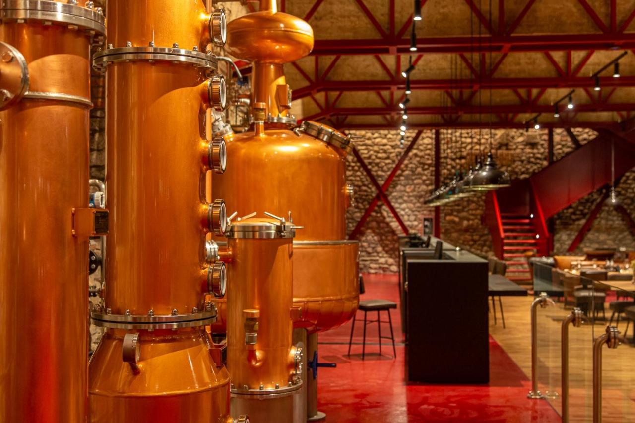 Melesin Distillery Leskovik Exteriör bild