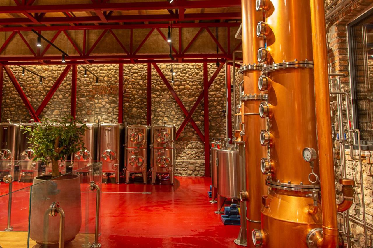 Melesin Distillery Leskovik Exteriör bild
