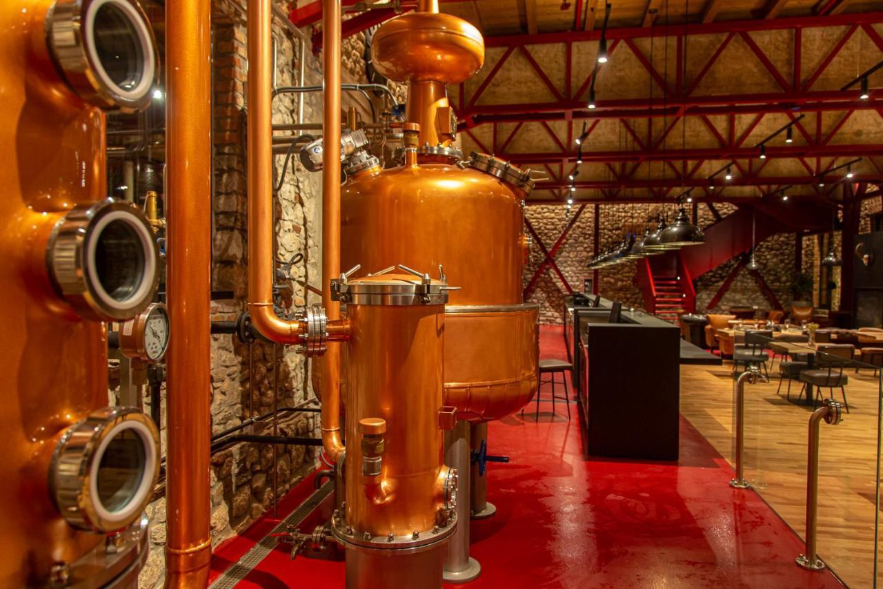 Melesin Distillery Leskovik Exteriör bild